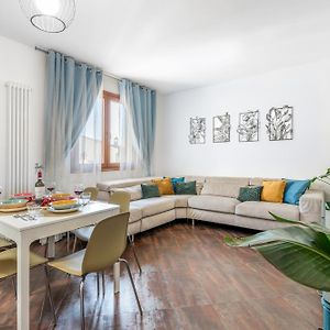 Appartement à 3 Chambres à Coucher