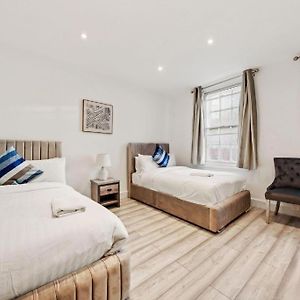 Appartement à 2 Chambres à Coucher