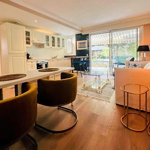 Superbe Appartement Avec Terrasse Jardin Et Parking Prive