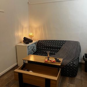Studio Lit King-Size
