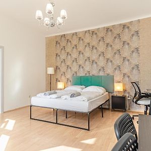 Appartement à 2 Chambres à Coucher