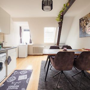 Charmante Wohnung An Beliebter, Urbaner Lage
