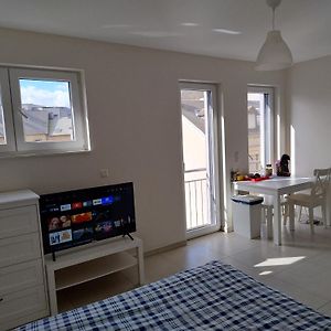 Elegant Room - Steps From Luxembourg Train Station