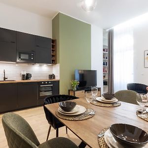Izabella66 Apartment
