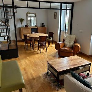 Appartement à 3 Chambres à Coucher