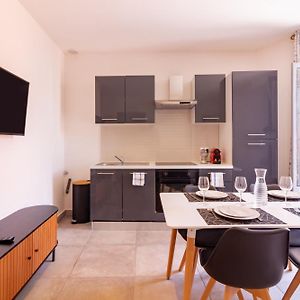 Appartement à 2 Chambres à Coucher