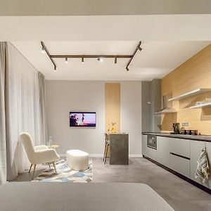 Stylish City Center Apartment By Ndk