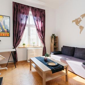 Appartement à 2 Chambres à Coucher