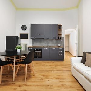 Appartement à 2 Chambres à Coucher