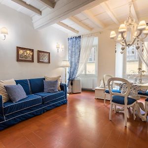 Maggio Blu By Mmega