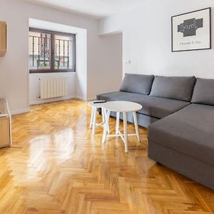 Appartement à 3 Chambres à Coucher