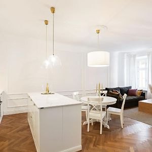 Marianna'S Old Town Residence