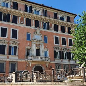Palazzo Marescalchi Belli, Vicino Piazza Di Spagna