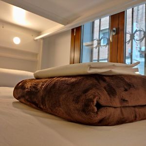 Black Swan Hostel Granada