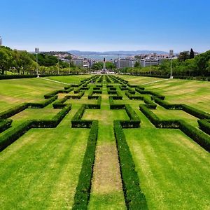 Lisbon Viewpoint Retreat