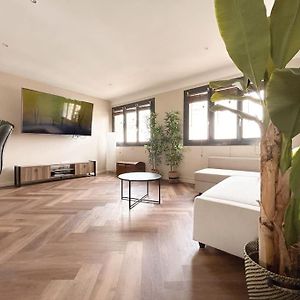 Appartement à 2 Chambres à Coucher
