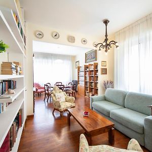 Bright Flat Close To The Centre