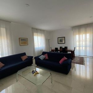 Appartement à 3 Chambres à Coucher