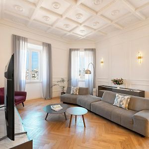 Sjr Luxury Apartment Trevi Fountain