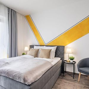 Modern Comfy Stay Next To The River