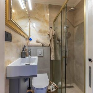 Appartement de Luxe à 2 Chambres à Coucher