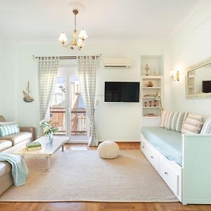 Bright, Calming Retreat With A Balcony Near Metro!