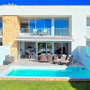 Villa à 3 Chambres à Coucher