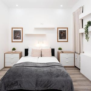 Extra Central - New - Charming Studio