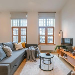 Huswell - Modern Apartment Located At Historical Main Square