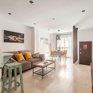 Appartement à 2 Chambres à Coucher