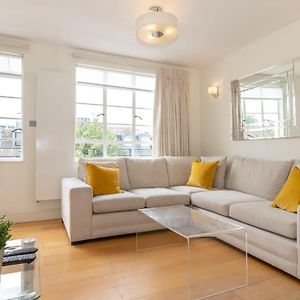 Bright & Spacious Top Floor Apartment In Chelsea