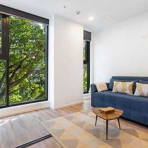 Sunny Retreat In Heart Of Cbd