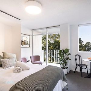 Studio Apt With Parking Balcony & Water Views