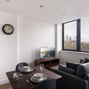Stay Zeni, Alexandra Rise Manchester Chic Studio
