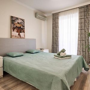 Appartement à 2 Chambres à Coucher