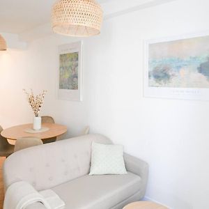 We Parisian The Marais Cozy Home