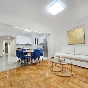 Appartement à 3 Chambres à Coucher