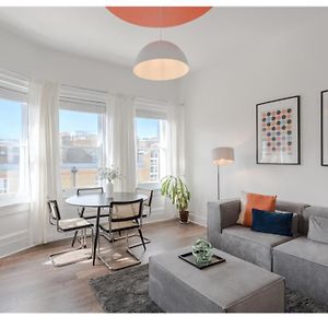 Appartement à 2 Chambres à Coucher
