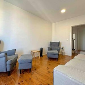 Appartement à 3 Chambres à Coucher