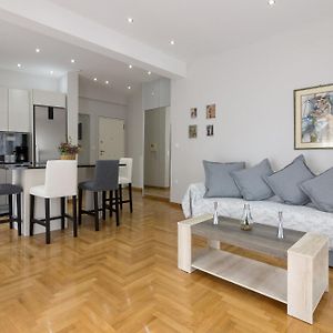 One Bedroom Apt W/ Balcony