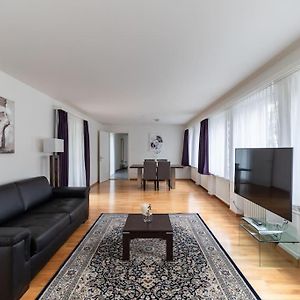 Nice And Big 1 Bedroom Flat City Center/Near Lake