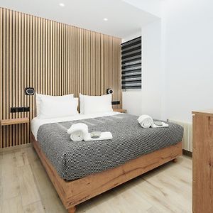 Urban Chic Apartment In The Heart Of Athens