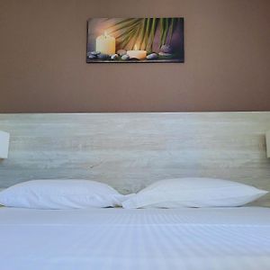 Chambre Confort Lit King-Size avec Accès aux Personnes Handicapées