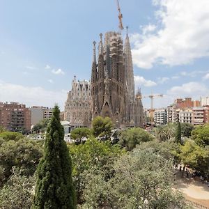 Housalia Sagrada Familia Views