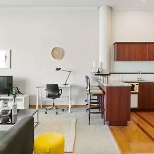 Relaxing Sea Wharf View Apartment