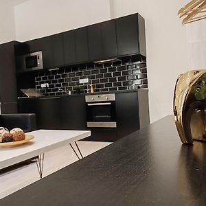 A5 Apartment - Budapest - Hostaid