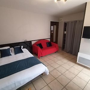 Studio Lit King-Size