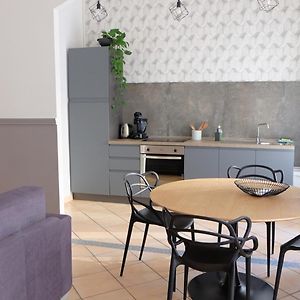 Appartement à 2 Chambres à Coucher