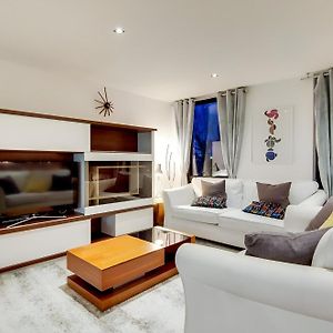 Appartement à 2 Chambres à Coucher