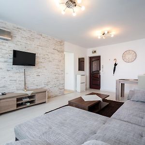 Top Location With Iconic View - Sala Palatului